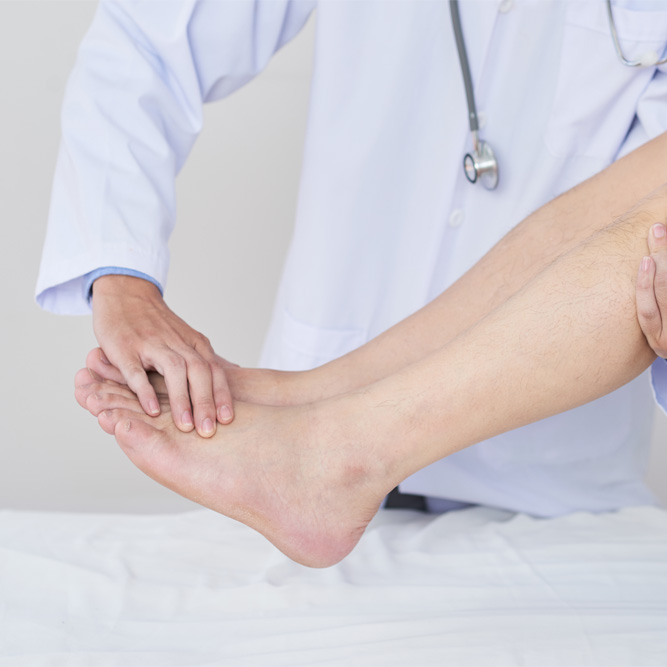 Kinesiste behandeld de knie